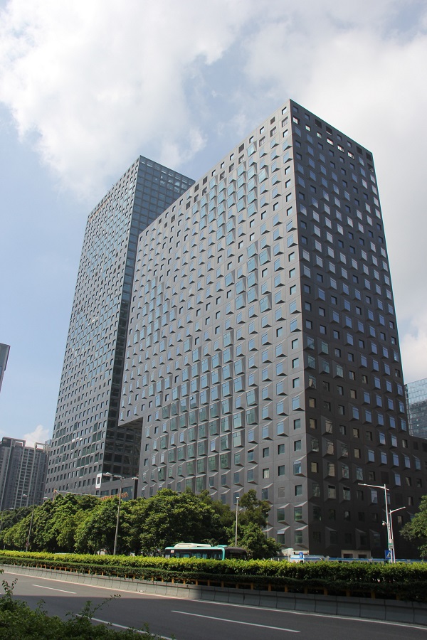人生就是博尊龙凯时装饰公司承建的中广核大厦幕墙工程竣工验收