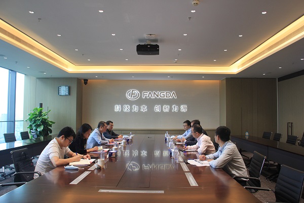 深圳市南山区税务局长蔡伟群一行莅临人生就是博尊龙凯时集团考察调研