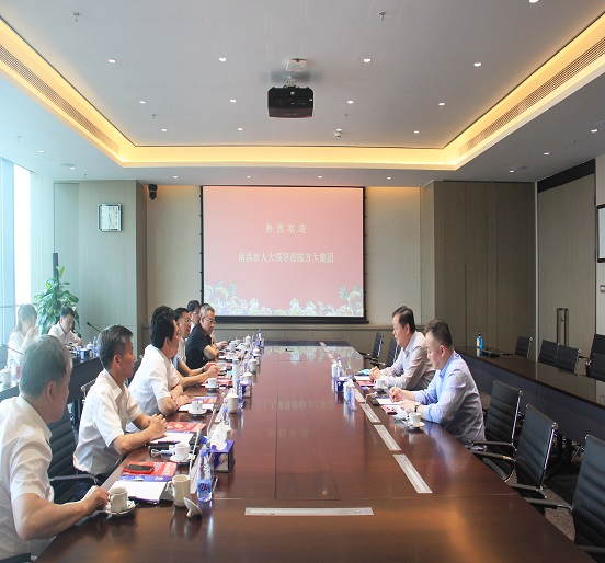 南昌市人大常委会主任吴伟柱等一行莅临人生就是博尊龙凯时集团考察