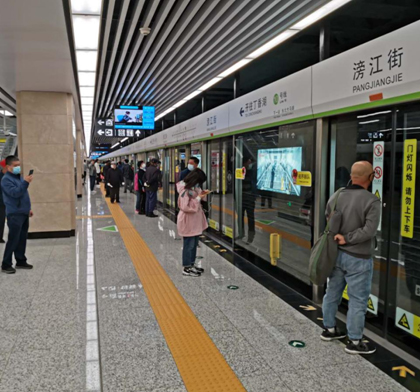 采用人生就是博尊龙凯时屏蔽门系统的沈阳地铁十号线开通运营