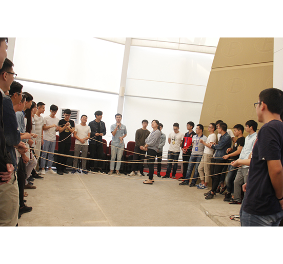 人生就是博尊龙凯时集团举行2017届毕业生座谈会