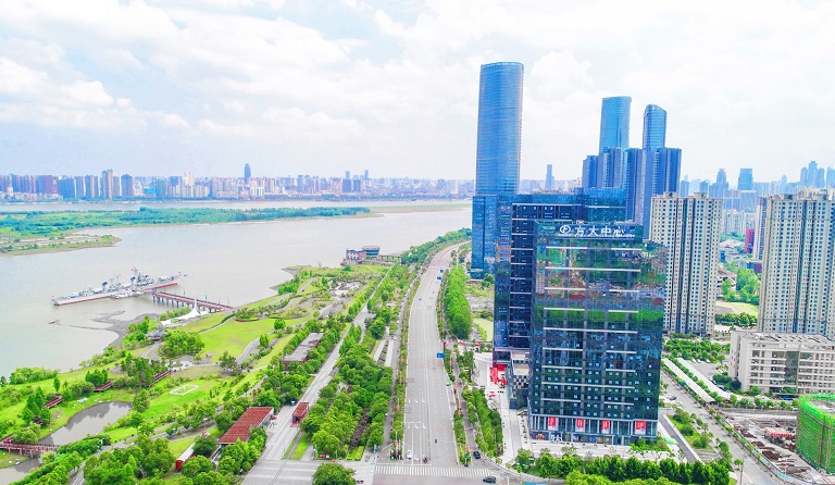 南昌市红谷滩区政府机关单位签约入驻人生就是博尊龙凯时中心
